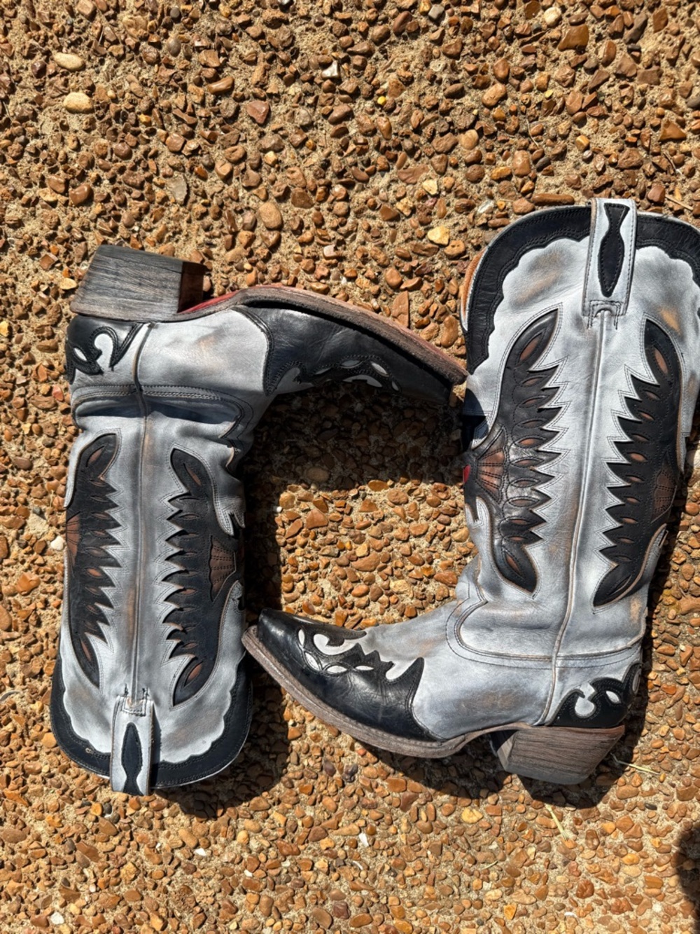 Two-Tone Western Cowboy Boots - Black & White